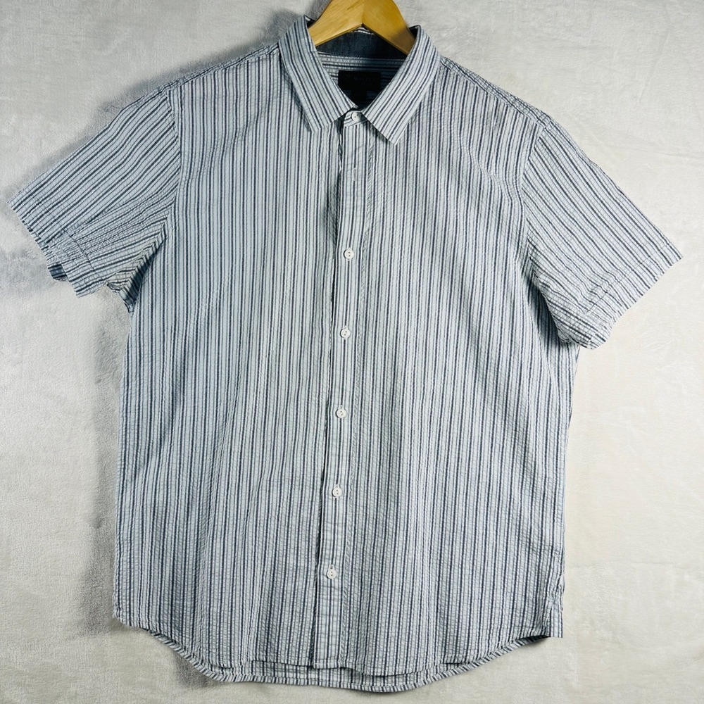 Seersucker Coastal Preppy Mens Shirt XL Blue White Striped Short Sleeve